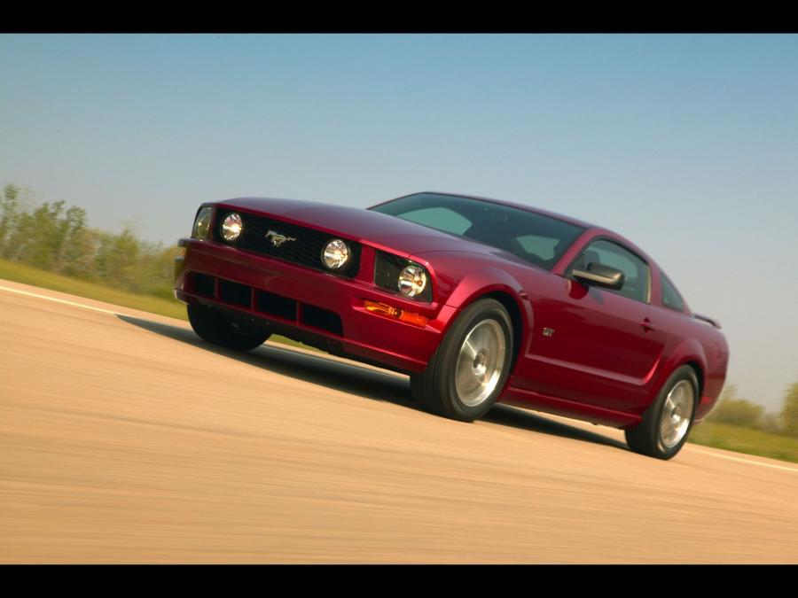  Ford Mustang GT 2005 года  (фото 53 из 209)
